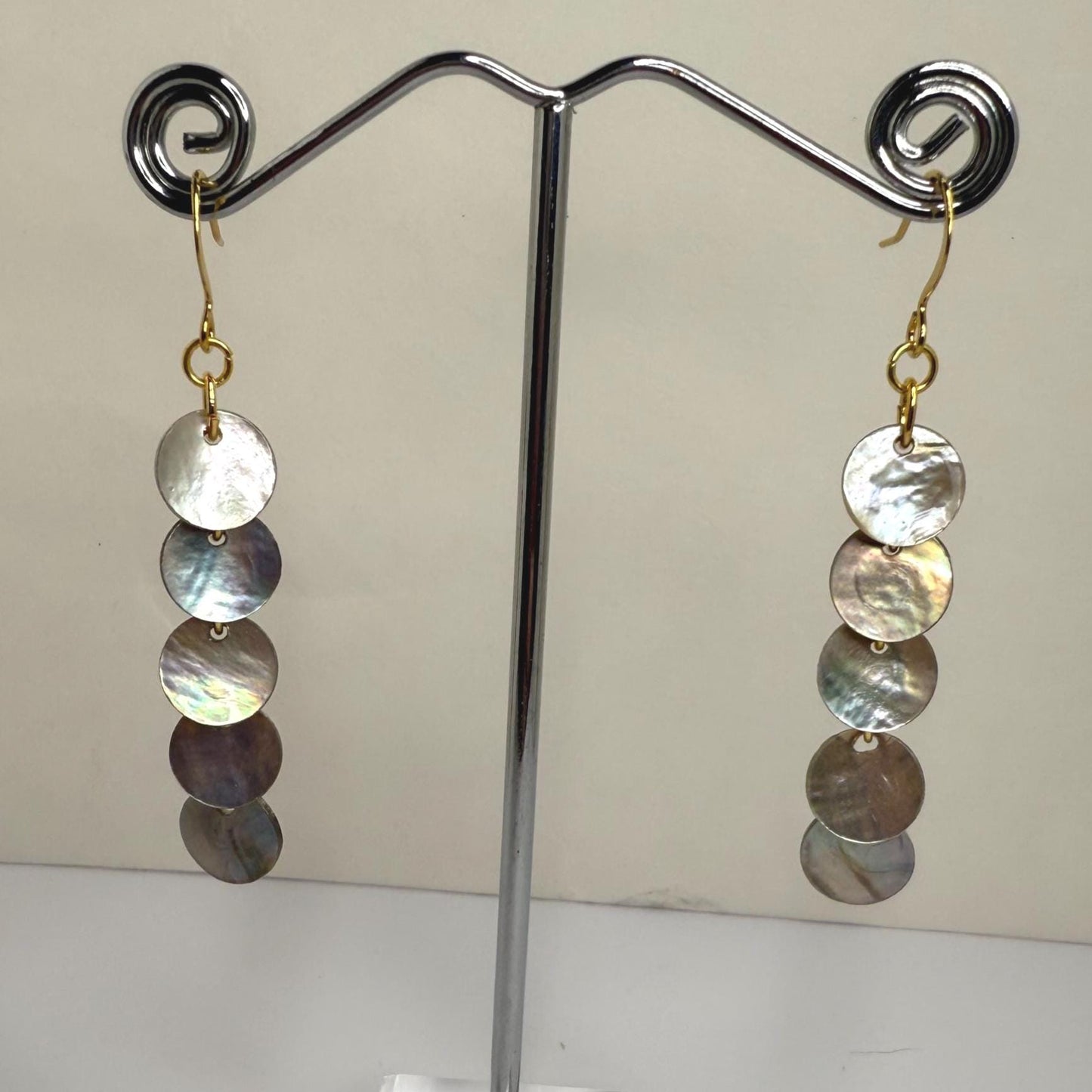 Beachy Modern Mussell Shell Drop Earrings