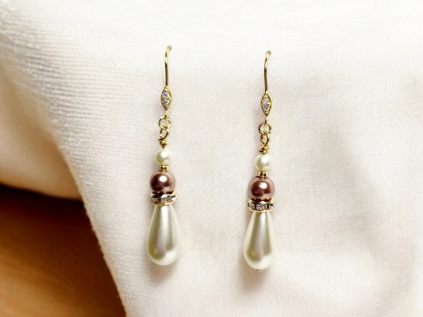 White Tear Drop and Mocha Mousse Pearl Gold Necklace