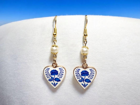 Old World style white and blue heart with white crystal pearl beading
