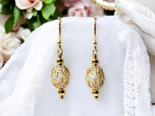 Elegant Freshwater Pearl and Gold filigree Drop Earrings