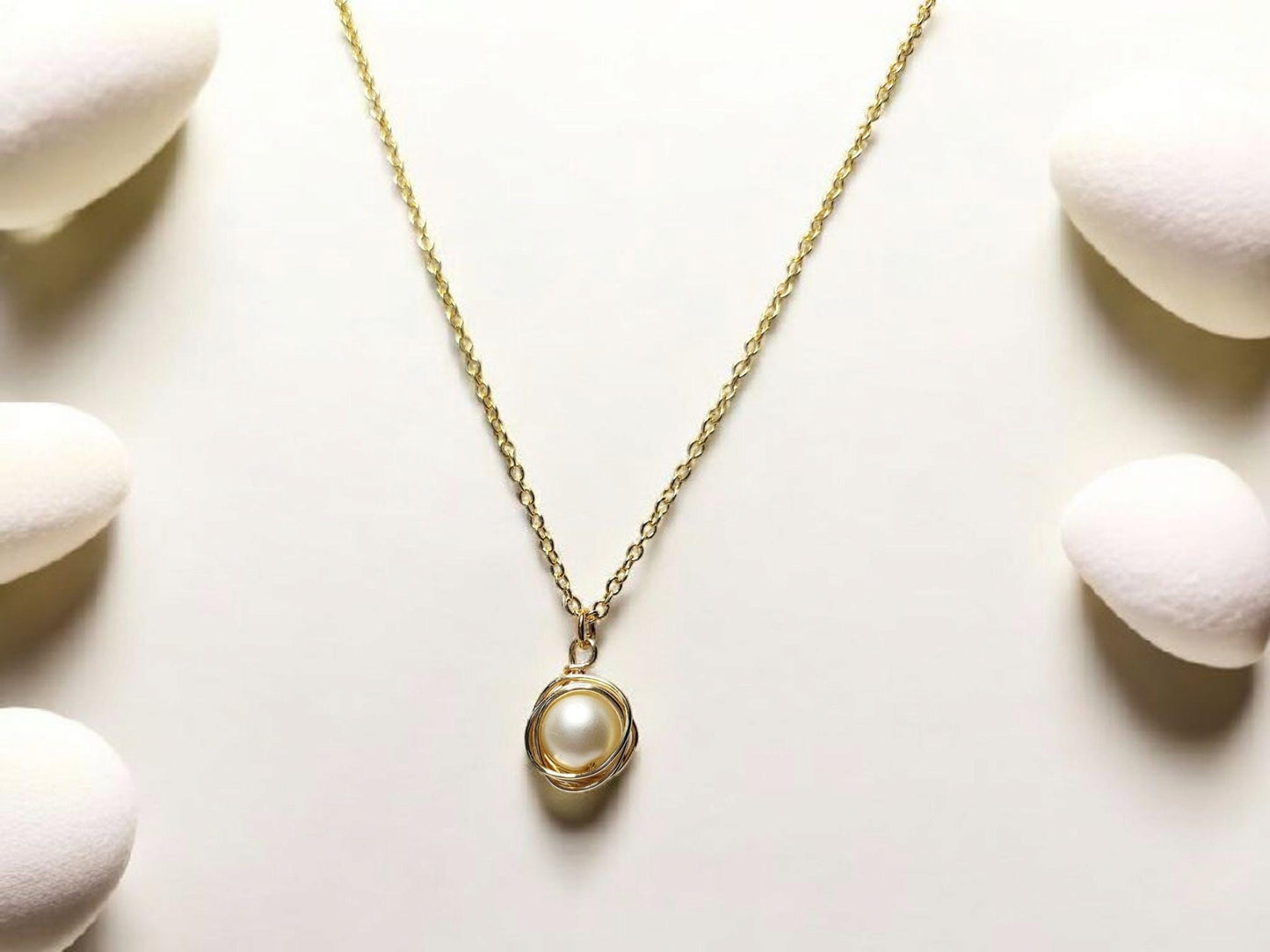 Gold "Nested" Pearl pendant 18inch chain