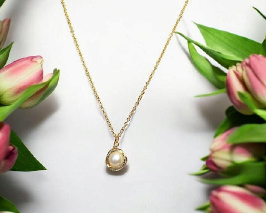 Gold "Nested" Pearl pendant 18inch chain