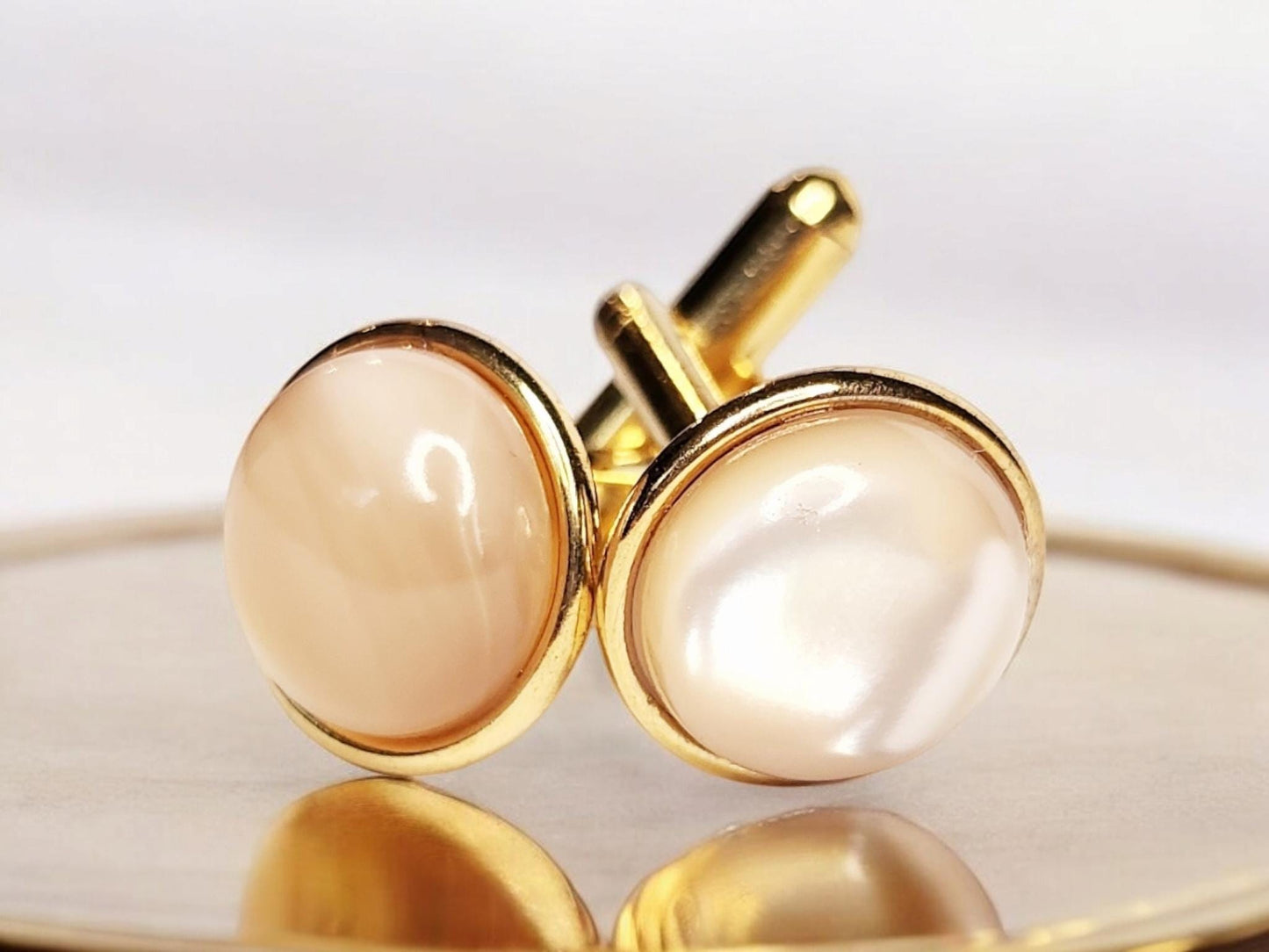 Gold Cuff Links, Mother of Pearl (natural)