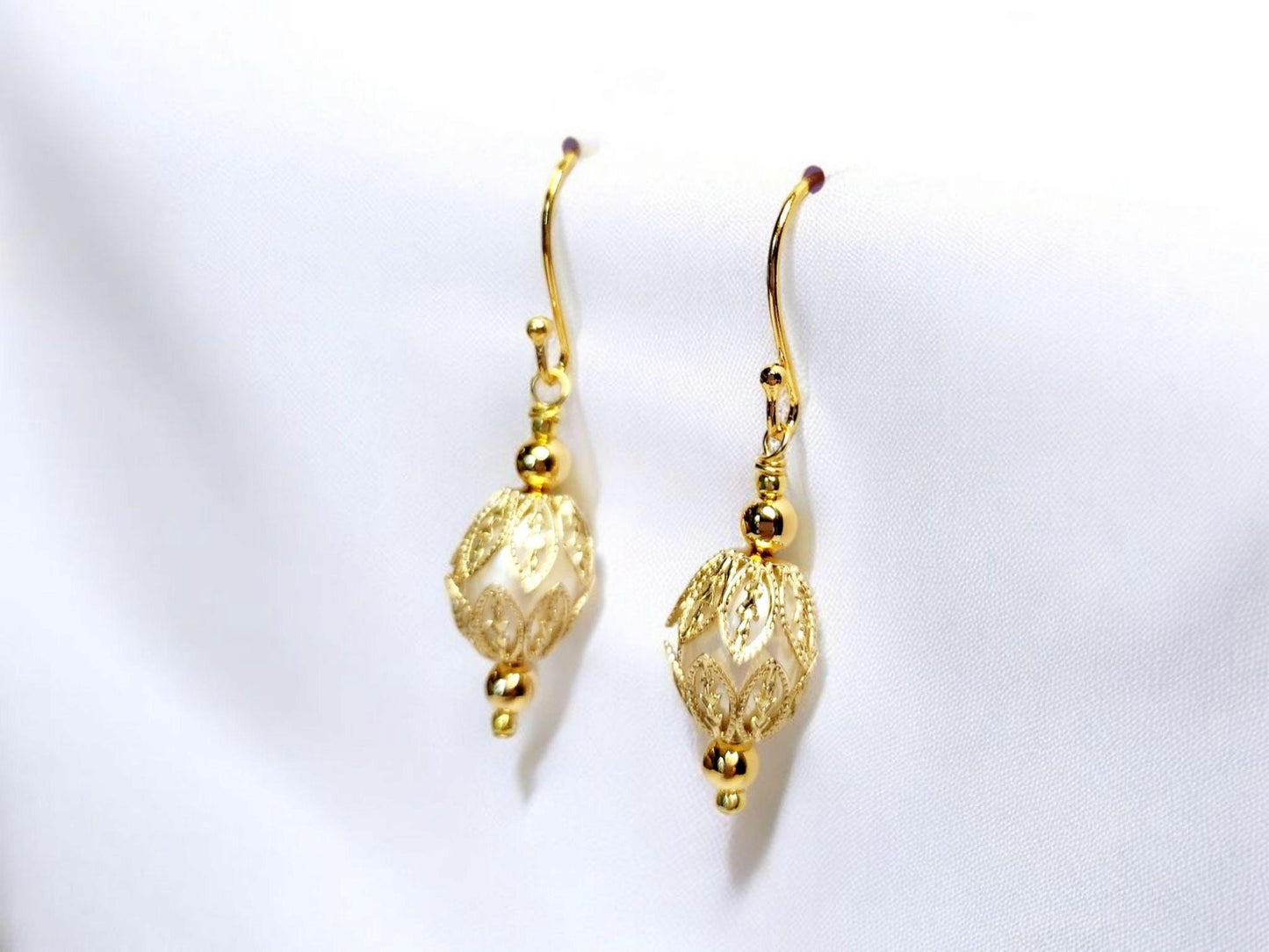 Elegant Freshwater Pearl and Gold filigree Drop Earrings