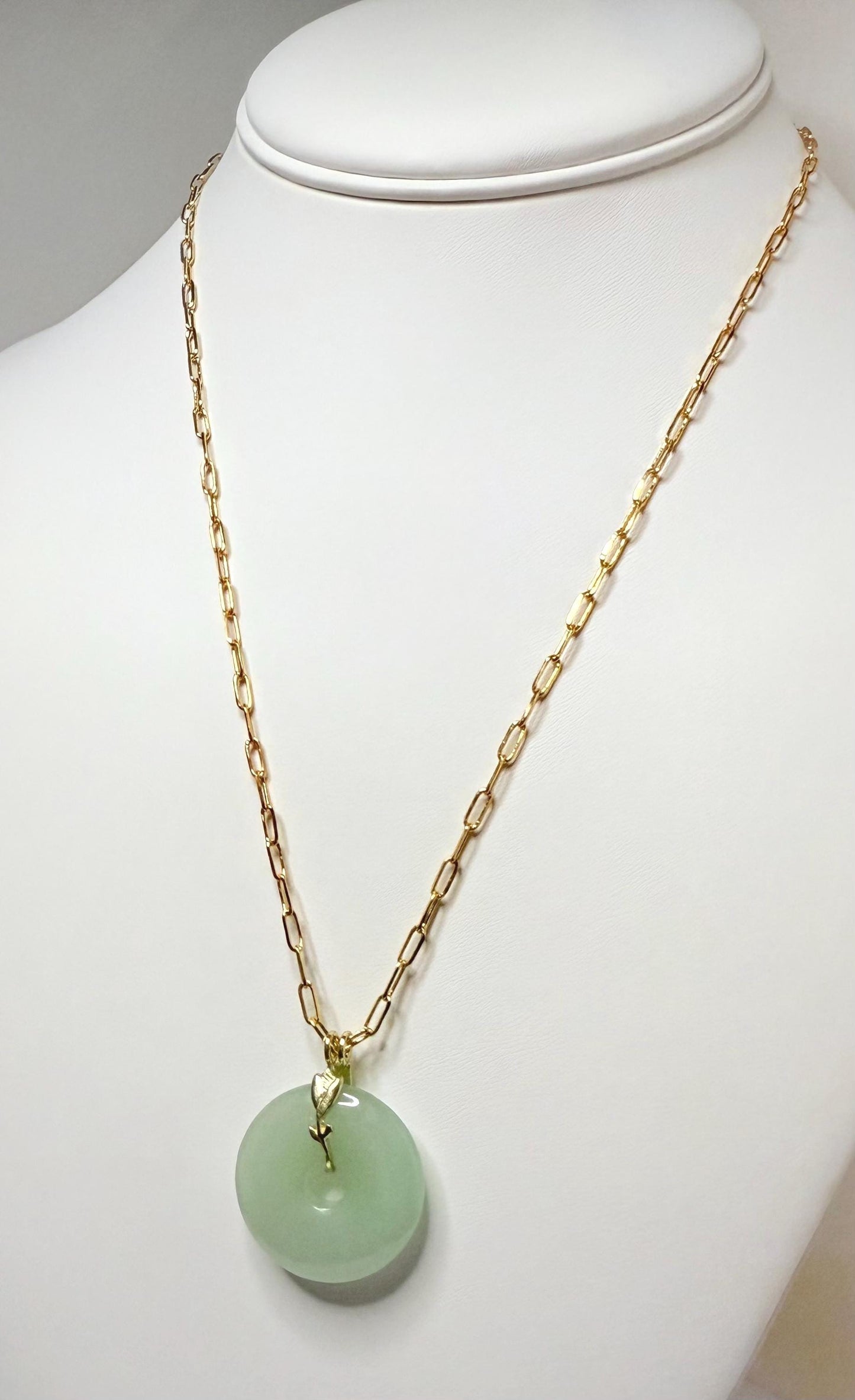 Gold Paperclip Chain Necklace with Green Aventurine Donut Pendant – 18"
