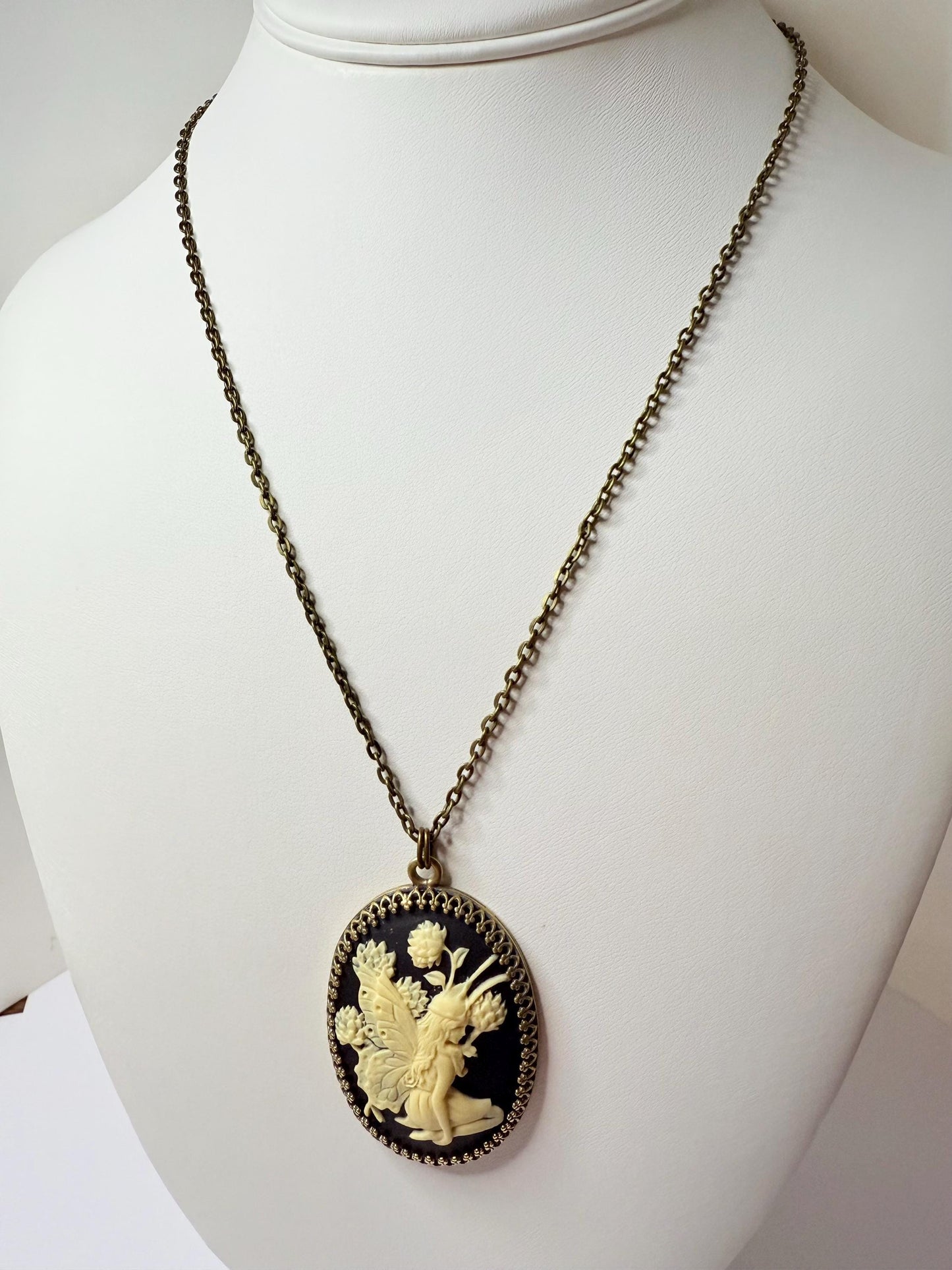 Vintage-Style Lucite Fairy Cameo Pendant Necklace – Antique Bronze Oval Setting on 22" Chain with Extender
