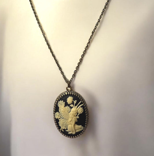 Vintage-Style Lucite Fairy Cameo Pendant Necklace – Antique Bronze Oval Setting on 22" Chain with Extender