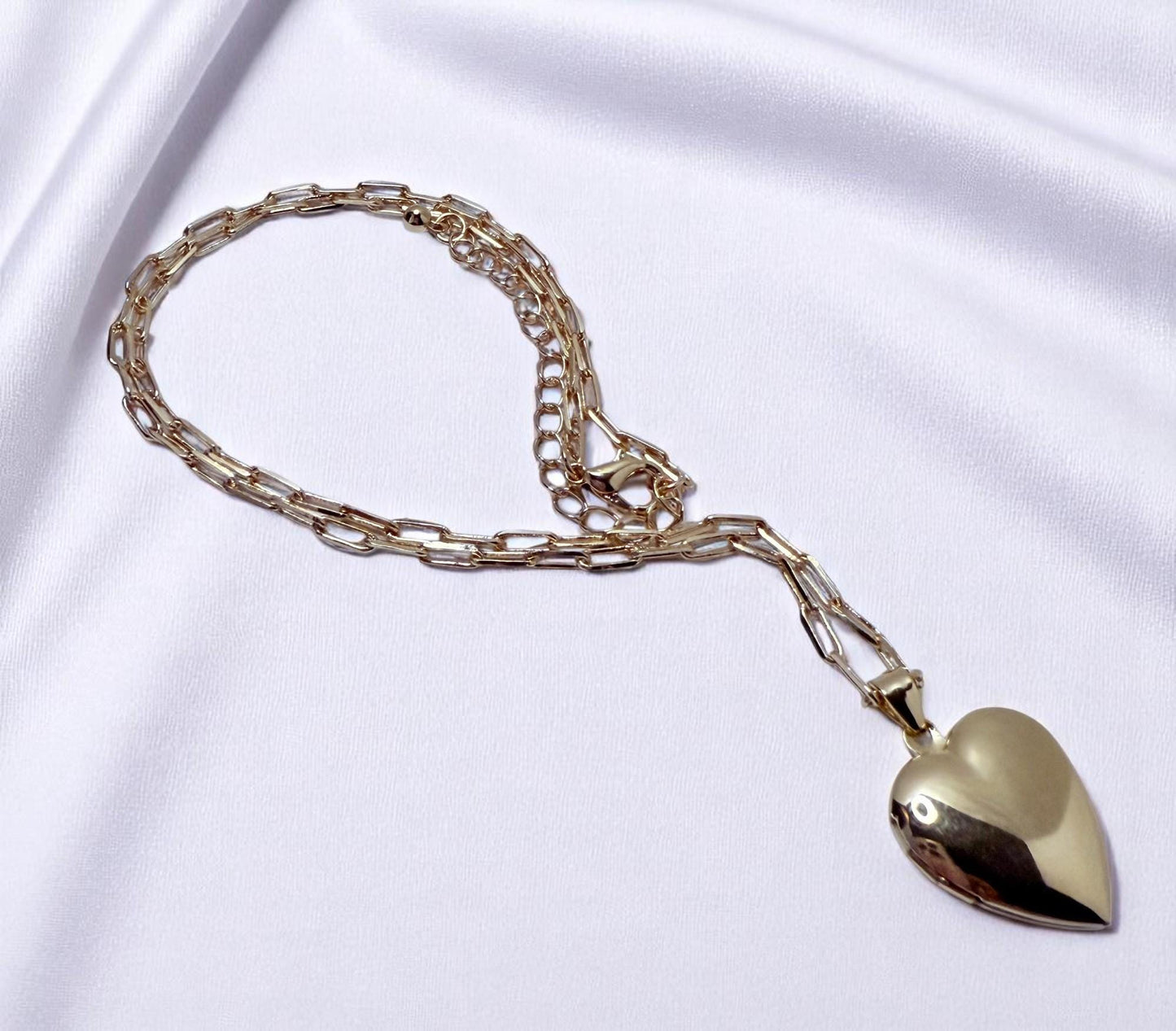 Gold Heart Locket Necklace on Adjustable Paperclip Chain – Timeless Sweetheart Gift