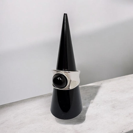 Sterling Silver Concave with Black High Dome Onyx Cabochon 10mm SZ7